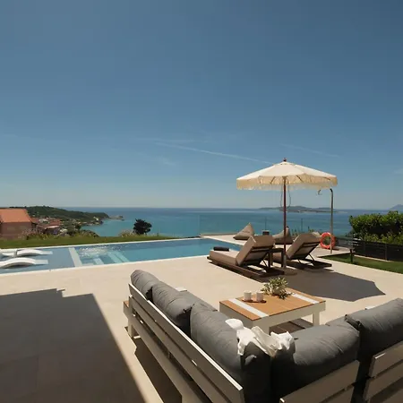 Villa Agnanti *